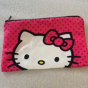NIP SANRIO HELLO KITTY MAKEUP POUCH LG CAPACITY. $ IS FOR ONE- QUANTITY 2